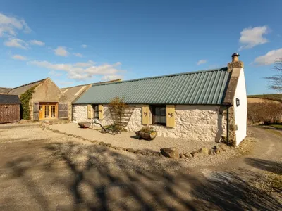 Search and Stay destination Huntly, Scotland - United Kingdom from AU$ 232. Sunflower Cottage
