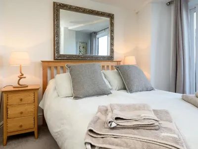 Search and Stay destination Looe, England - United Kingdom from AU$ 463. Rock Towers