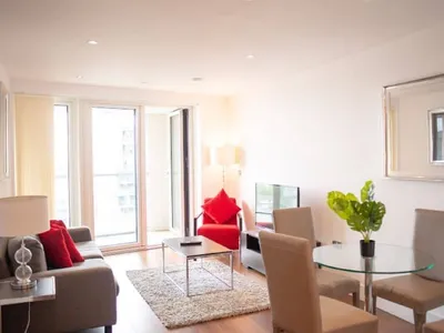 Search and Stay destination London, England - United Kingdom from AU$ 600. Lincoln Plaza