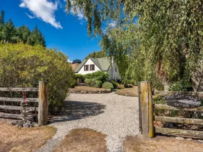 Search and Stay destination Brightwater, Tasman - New Zealand from AU$ 367. The Last Straw Cottage, Nelson