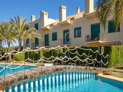 Search and Stay destination Platja de l'Arenal, VC - Spain from AU$ 347. Golden Park