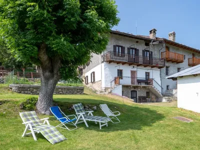 Search and Stay destination Vetan, Valle d'Aosta - Italy from AU$ 110. Vetan