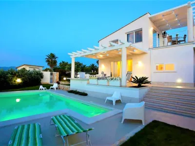 Search and Stay destination Alcamo, Sicilia - Italy from AU$ 766. Bianca