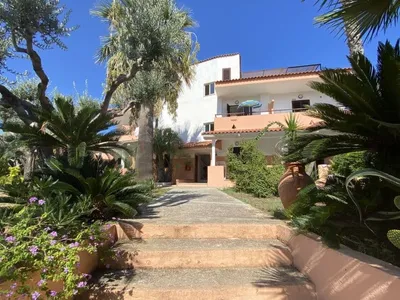 Search and Stay destination Capo Vaticano, Calabria - Italy from AU$ 73. Esmeraldo