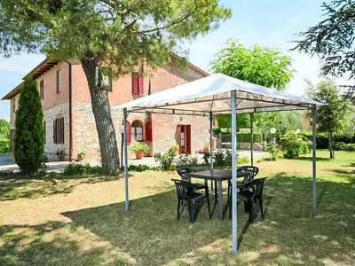 Search and Stay destination Guistrigona, Toscana - Italy from AU$ 233. Cinuzza Piccolo