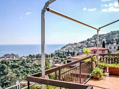 Search and Stay destination Taormina, Sicilia - Italy from AU$ 159. Ikebana