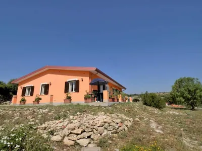 Search and Stay destination Libero consorzio comunale di Siracusa, Sicilia - Italy from AU$ 361. Orange