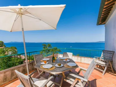Search and Stay destination Porto Santo Stefano, Toscana - Italy from AU$ 227. Il Sorriso