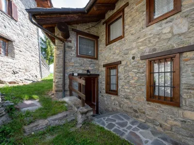 Search and Stay destination Ville Sur Sarre, Valle d'Aosta - Italy from AU$ 109. Remondet 20