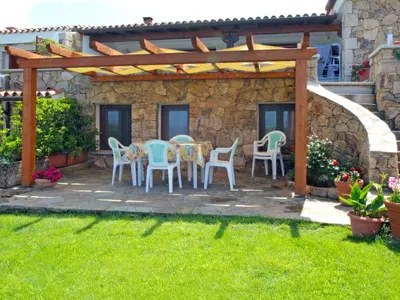Search and Stay destination Tanaunella, Sardegna - Italy from AU$ 194. Viola