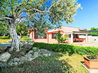 Search and Stay destination Città metropolitana di Roma Capitale, Lazio - Italy from AU$ 181. Villa Caiterzi
