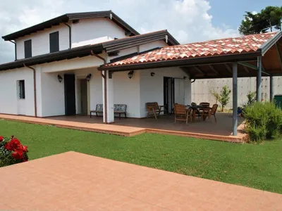 Search and Stay destination Provincia di Latina, Lazio - Italy from AU$ 595. Quattro Rose