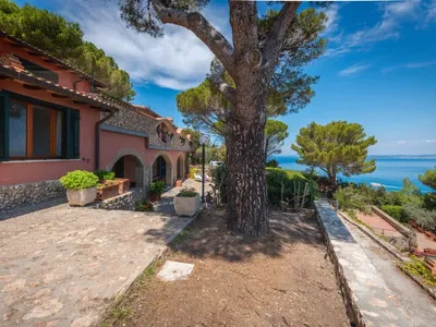Search and Stay destination Porto Santo Stefano, Toscana - Italy from AU$ 712. Sole