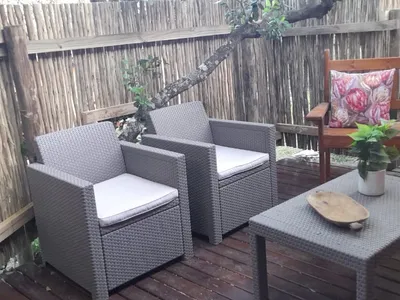 Search and Stay destination Kenton-on-Sea, EC - South Africa from AU$ 81. Firefly Cottage: Cosi nest tucked away in garden