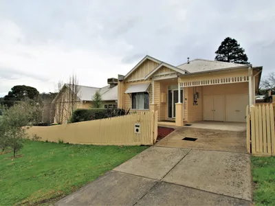 Search and Stay destination Healesville, VIC - Australia from AU$ 300. FERMOY COTTAGE