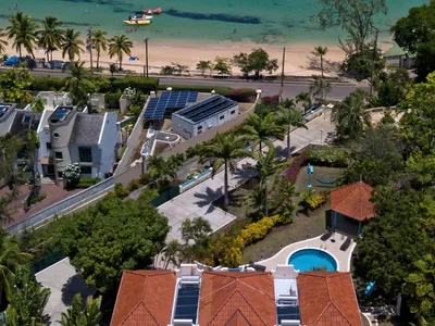 Search and Stay destination Speightstown, Saint Peter - Barbados from AU$ 1,860. Sundown villa, across the beach