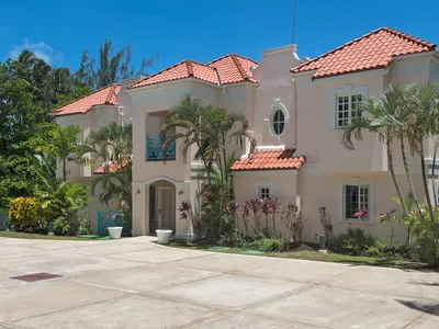 Search and Stay destination Speightstown, Saint Peter - Barbados from AU$ 1,860. Sundown villa, across the beach