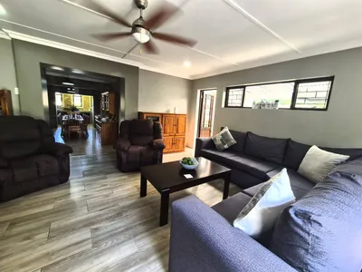 Search and Stay destination Kenton-on-Sea, EC - South Africa from AU$ 270. SUGAR & SPICE: luxury, comfort & jacuzzi