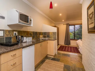 Search and Stay destination Victory Park, GP - South Africa from AU$ 77. Moonflower Cottages - Juliette Apartment 7