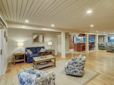 Search and Stay destination Hilton Head Island, SC - United States from AU$ 3,557. Luxury Oceanfront Home with Pool. Private Setting.