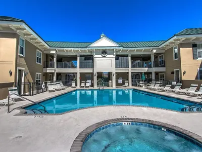 Search and Stay destination Hilton Head Island, SC - United States from AU$ 767. Enjoy Rooftop Pool plus SeaCrest Oceanfront Pool