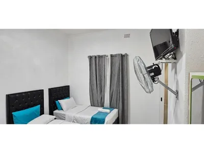 Search and Stay destination Cape Town, WC - South Africa from AU$ 153. Goshen Lodge - Fitzroy - Family Room 2