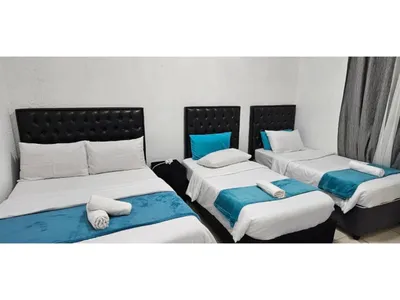 Search and Stay destination Cape Town, WC - South Africa from AU$ 153. Goshen Lodge - Fitzroy - Family Room 2