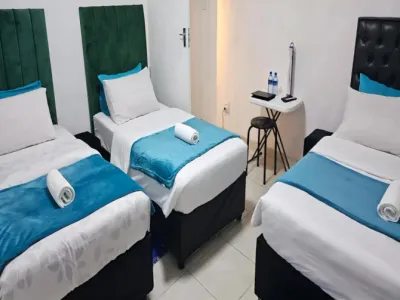 Search and Stay destination Cape Town, WC - South Africa from AU$ 135. Goshen Lodge - Fitzroy- Family Double Room