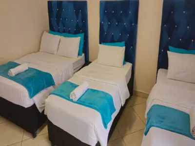 Search and Stay destination Cape Town, WC - South Africa from AU$ 144. Goshen Lodge Spencer - Family Studio