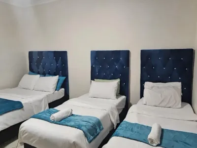 Search and Stay destination Cape Town, WC - South Africa from AU$ 144. Goshen Lodge Spencer - Family Studio