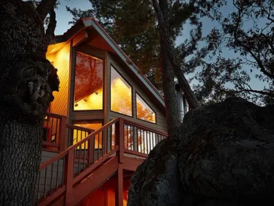 Search and Stay destination TUOLUMNE MEADOWS, CA - United States from AU$ 750. Luxury Vacation Lodge inside Yosemite Park gates!