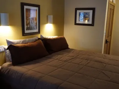 Search and Stay destination Yosemite Valley, CA - United States from AU$ 270. Romantic Aspen Room inside Yosemite Park