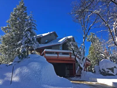 Search and Stay destination Yosemite Valley, CA - United States from AU$ 175. Romantic Aspen Room inside Yosemite Park