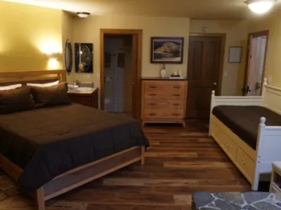 Search and Stay destination TUOLUMNE MEADOWS, CA - United States from AU$ 190. Cozy Dogwood Room inside the gates of Yosemite