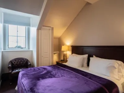 Search and Stay destination Amsterdam, NY - United States from AU$ 138. Amsterdam Castle NY - Deluxe King