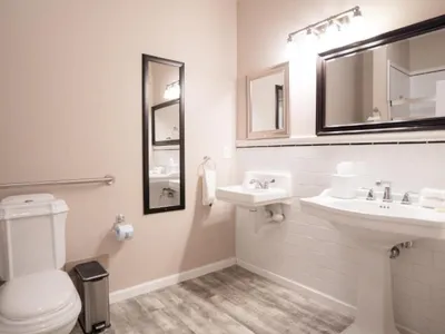 Search and Stay destination Amsterdam, NY - United States from AU$ 213. Amsterdam Castle NY - Deluxe King - Disability Accessible
