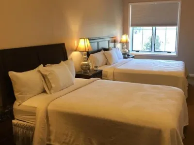 Search and Stay destination Amsterdam, NY - United States from AU$ 239. Amsterdam Castle NY - Deluxe King Suite