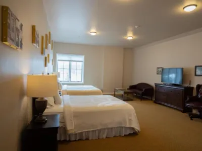 Search and Stay destination Amsterdam, NY - United States from AU$ 239. Amsterdam Castle NY - Deluxe King Suite