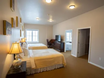 Search and Stay destination Amsterdam, NY - United States from AU$ 295. Amsterdam Castle NY - Deluxe Family Suite