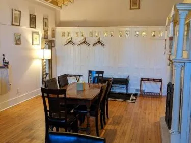 Search and Stay destination Amsterdam, NY - United States from AU$ 534. Amsterdam Castle NY - Family Residence Suite