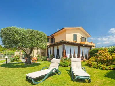 Search and Stay destination Pietrasanta, Toscana - Italy from AU$ 453. Renza
