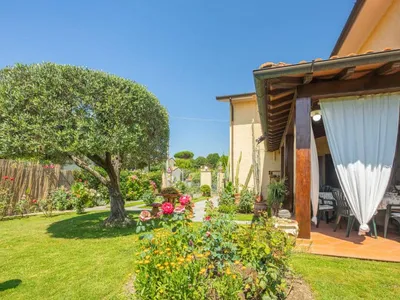 Search and Stay destination Pietrasanta, Toscana - Italy from AU$ 453. Renza