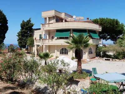 Search and Stay destination Santa Domenica, Calabria - Italy from AU$ 147. Le Terrazze