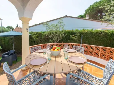 Search and Stay destination L'Escala, CT - Spain from AU$ 352. Urb. Mas Oliva II