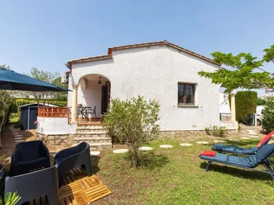 Search and Stay destination L'Escala, CT - Spain from AU$ 352. Urb. Mas Oliva II