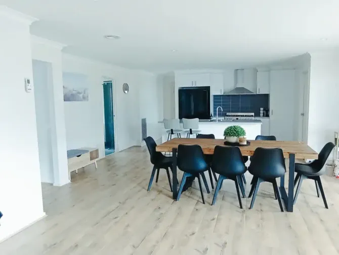 Search and Stay, undefined in undefined. Gallery position 2