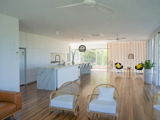 Search and Stay, undefined in undefined. Gallery position 3