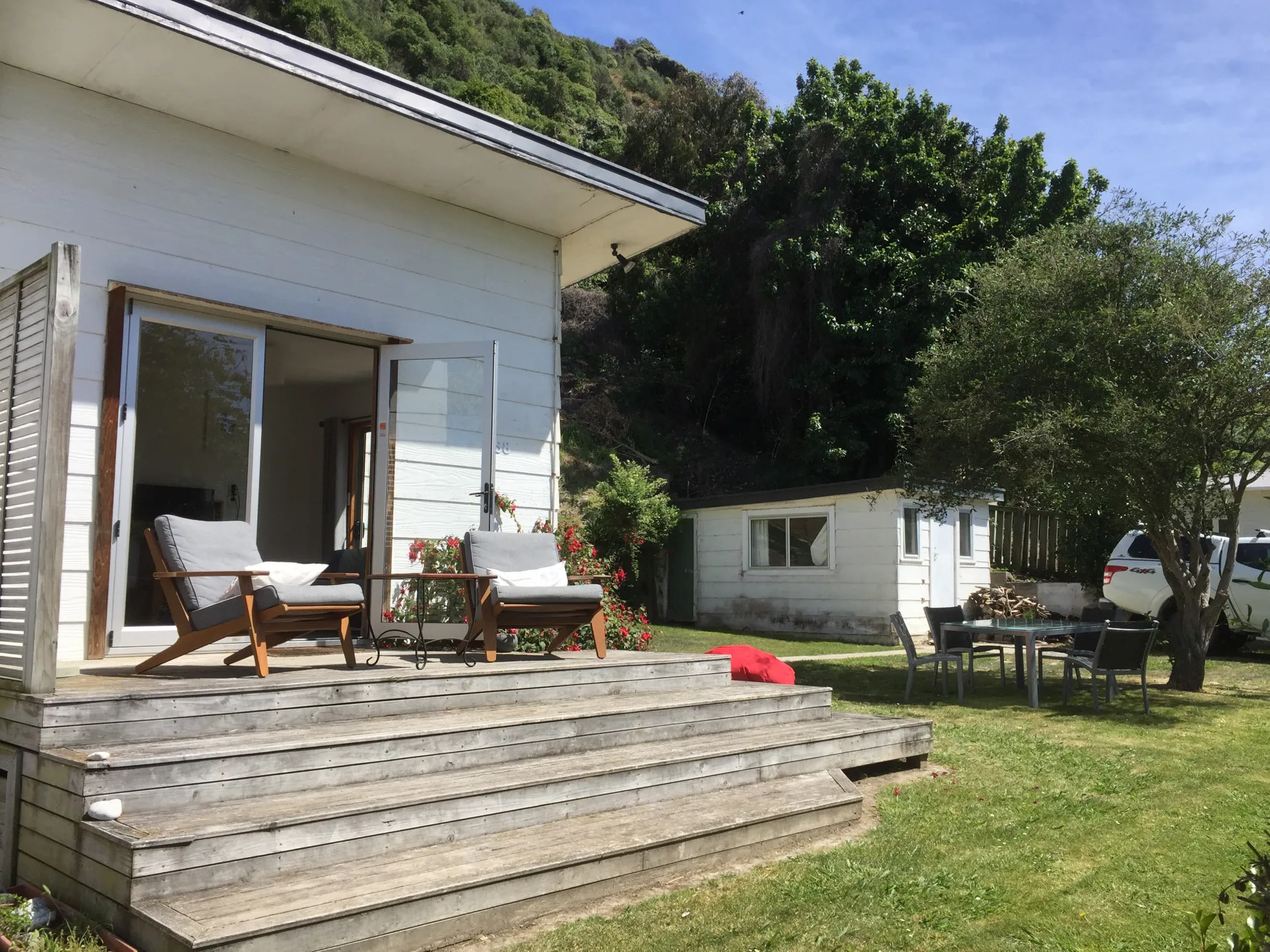 Image blog A Local’s Guide to the Best Cafes and Restaurants in Gore Bay, Canterbury, New Zealand
