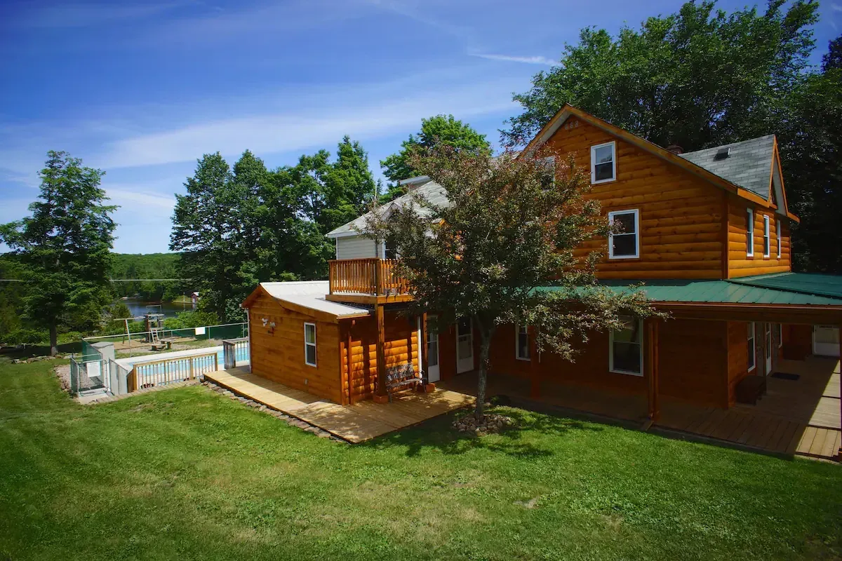 Image blog Best Accommodation in Cloyne, ON, Canada