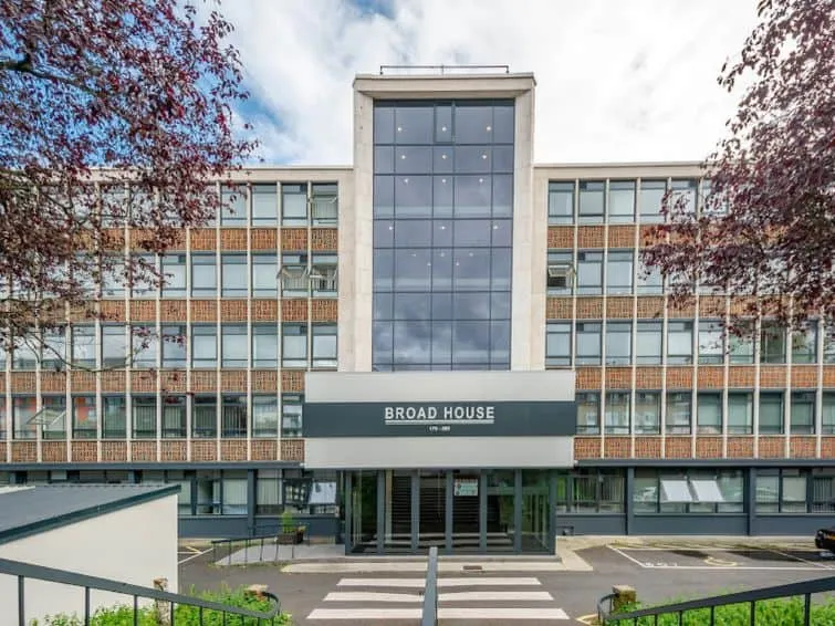 Image blog Exploring the History of Rayners Lane, England, United Kingdom: Landmarks and Stories